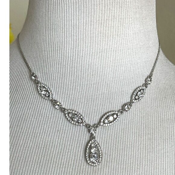 Vintage Givenchy Y-Drop Necklace Clear Brilliant Cut Crystals Teardrop NOS - Picture 2 of 7